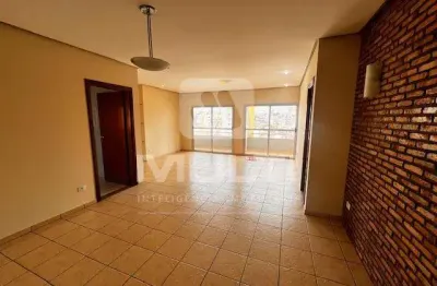 Apartamento com 4 quartos para alugar em Saraiva, Uberlândia 