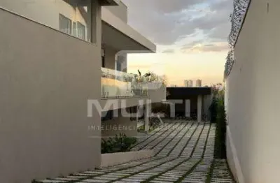 Casa com 4 quartos à venda no Morada da Colina, Uberlândia 