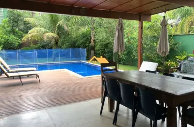 Frente ao mar-temporada em condomínio exclusivo em maresias, são sebastião-sp: 4 quartos, 4 suítes, 3 salas, 5 banheiros, 4 vagas, 300m².