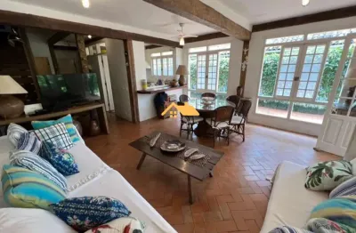 Frente ao mar- casa condomínio à venda em camburizinho, são sebastião-sp: 5 quartos, 3 suítes, 2 salas, 5 banheiros, 3 vagas de garagem e 230m².