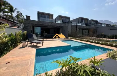 Luxuosa casa em condomínio à venda em maresias, são sebastião-sp: 4 quartos, 4 suítes, 3 salas, 4 banheiros, 2 vagas - 300m².