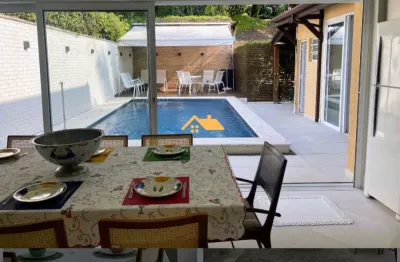 Casa com piscina em condominio, são sebastião-sp: 4 quartos, 4 suítes, 2 salas, 4 banheiros, 3 vagas, 180m².