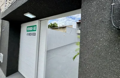 Casa duplex reformada com 3 quartos e 6 vagas de garagem no mondubim