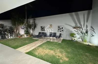 Ampla casa à venda, reformada com 03 quartos (01 suite) com jardim e area gourmet novinha, no jardi