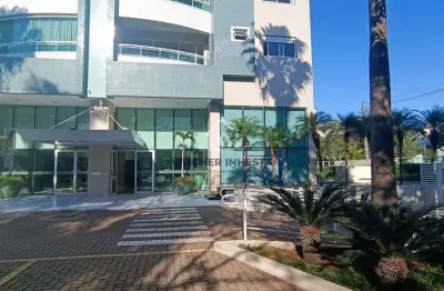Vende apartamento com 3 suítes, sacada com churrasqueira, condomínio completo, localização privileg