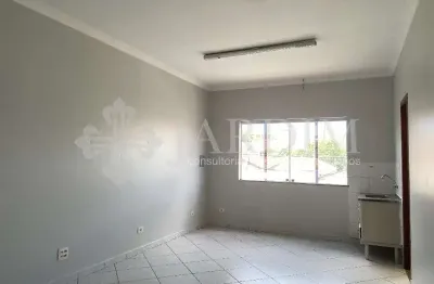 Sala comercial com 1 sala para alugar na Vila Rezende, Piracicaba 