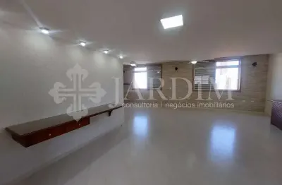 Belíssimo! apartamento reformado, com 3 dormitórios com armários (1 suíte / hidromassagem ), sala para 3 ambientes, cozinha planejada , cooktop e coifa, banheiro, área de serviço com banheiro de apoio