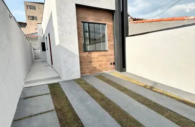 Ótima casa térrea para venda possui 80 m² com 2 quartos sendo 1 suíte