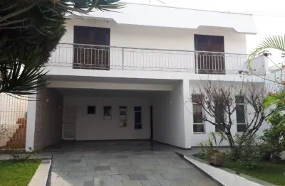 Ótimo sobrado para venda possui 316 m² com 4 quartos, 2 suítes e edícula no mogi moderno