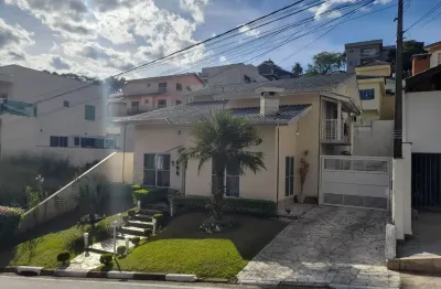 Maravilhosa casa no cond. arujá country club em arujá, 296 m² com 4 suítes espaço gourmet e piscina