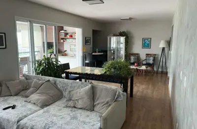 Apartamento de 128m² com 3 dormitórios, sendo 1 suíte, e 2 vagas em perdizes