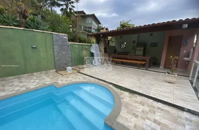 Ótima casa na brava 4 quartos próxima ao centro de búzios