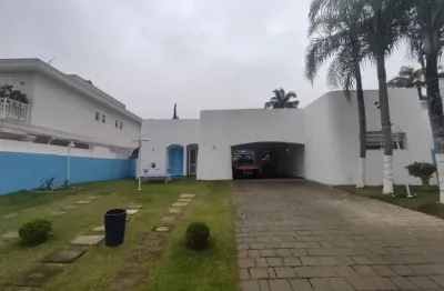 Linda casa em um dos condomínios mais famoso do litoral sul paulista!