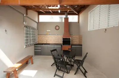 Casa com 3 quartos à venda na Rua Irapuru, 118, Moinho Velho, São Paulo