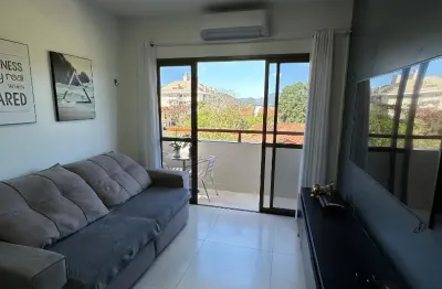 Lindo apartamento a venda na praia de canasvieiras, mobiliado e a poucos metros do mar