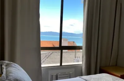 Apartamento com 2 suites a beira mar canasvieiras! vista mar e piscina