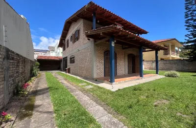 Casa com terreno de 500 metros na praia de canasvieiras! oportunidade