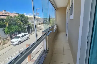Apartamento ótimo e bem localizado na praia dos ingleses! com 2 dormitórios