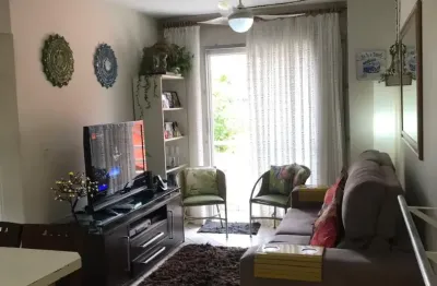 Apartamento à 1 quadra da praia em canasvieiras! oportunidade