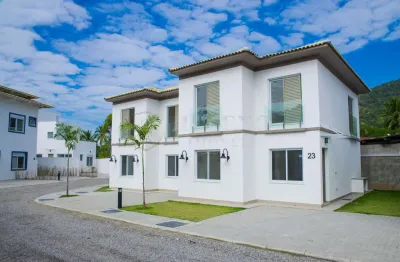 Casa em condomínio frente mar na praia das cigarras