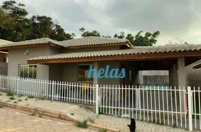 CASA TÉRREA À VENDA COM 160 m², 03 DORMITÓRIOS E 01 SUÍTE, PISCINA POR R$ 650.000,00  NO CONDOMÍNIO FECHADO NO BAIRRO ROSÁRIO EM ATIBAIA-SP.