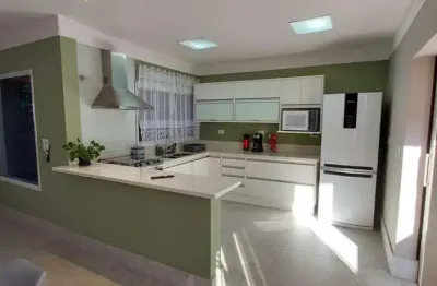 Sobrado a venda no Bairro Campestre em Santo André, com 197m².