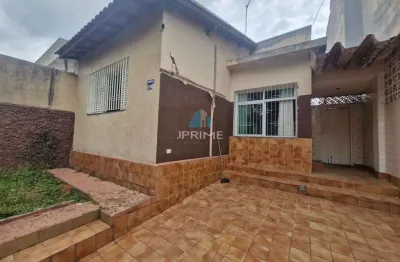 Casa de Vó, no bairro Homerto thon com quintal grande e Edicula