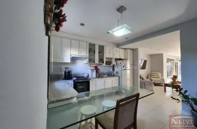 Casa em condomínio fechado com 2 quartos à venda na Avenida Praia de Itapoan, 567, Vilas do Atlantico, Lauro de Freitas