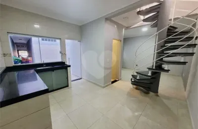 Casa de vila com 2 quartos para locação em jardim residencial veneza - sp