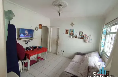 Excelente apartamento no primeiro andar para modenização