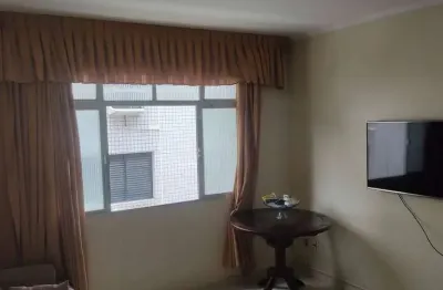 Excelente apartamento com garagem fechada a três quadras da praia