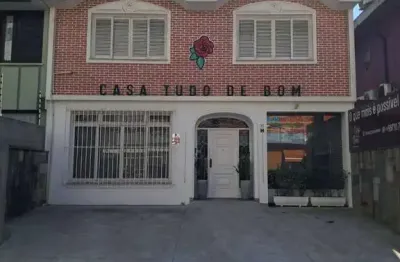 Maravilhoso sobrado comercial para locação na melhor localização de santos