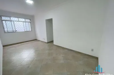 Excelente apartamento totalmente modernizado para locação no 1º andar