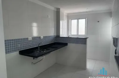 Maravilhoso apartamento com duas vagas de garagem demarcada