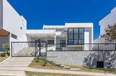 Casa de alto padrão com 4 suítes e piscina, no residencial alvim