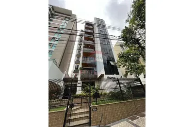 Apartamento com 3 quartos e 3 banheiros para alugar, 177 m²