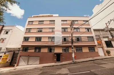 Apartamento 3 quartos com garagem e todo mobiliado no centro de juiz de fora!