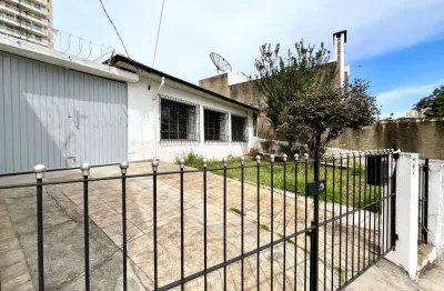 Confortável casa para venda em Jardim Gumercindo com 2 quartos , 154m²