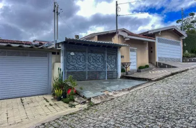 Versátil casa de vila para venda em Suíssa com 3 quartos , 175m²