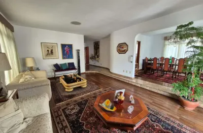 Versátil apartamento para venda em Higienópolis com 4 quartos, sendo 1 suíte , 202m²