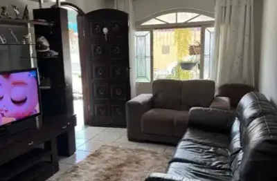 Casa térrea aceita permuta por apartamento  de dois dormitorios