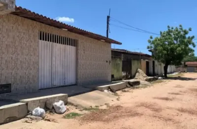 Casa com 02 dormitórios, sendo 01 suíte no Planalto, Natal RN