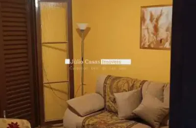 Sobrado a venda, muito bem localizado região central, conforto e espaço para toda a família e amigos.