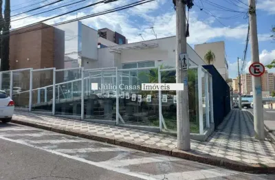Salão comercial com 842 m² e estacionamento privativo