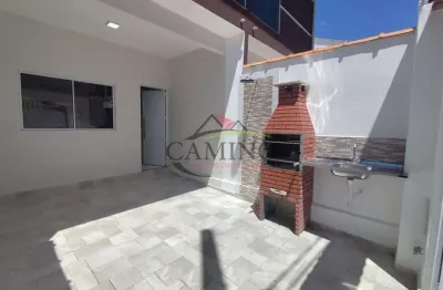 Linda casa - 2 dormitórios - sacada - churrasqueira - fino acabamento!