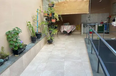 Casa com 3 quartos à venda na Rua Altinópolis, Água Fria, São Paulo