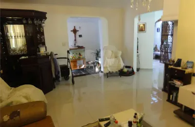 Casa com 3 quartos à venda na Guapéu, Horto, São Paulo