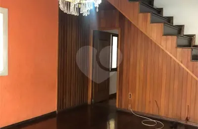 Casa com 3 quartos à venda na Leonor De Oliveira, Centro, Mairiporã