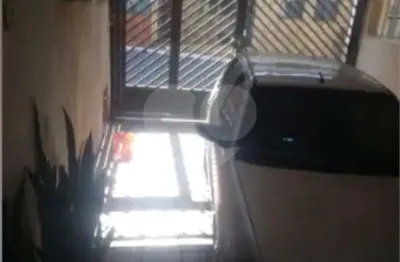 Casa com 2 quartos à venda na Rua Frei Pacífico Wagner, Pari, São Paulo