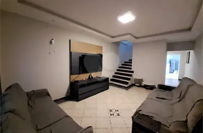 Casa com 3 quartos à venda na Rua Santa Crescência, Vila Sônia, São Paulo